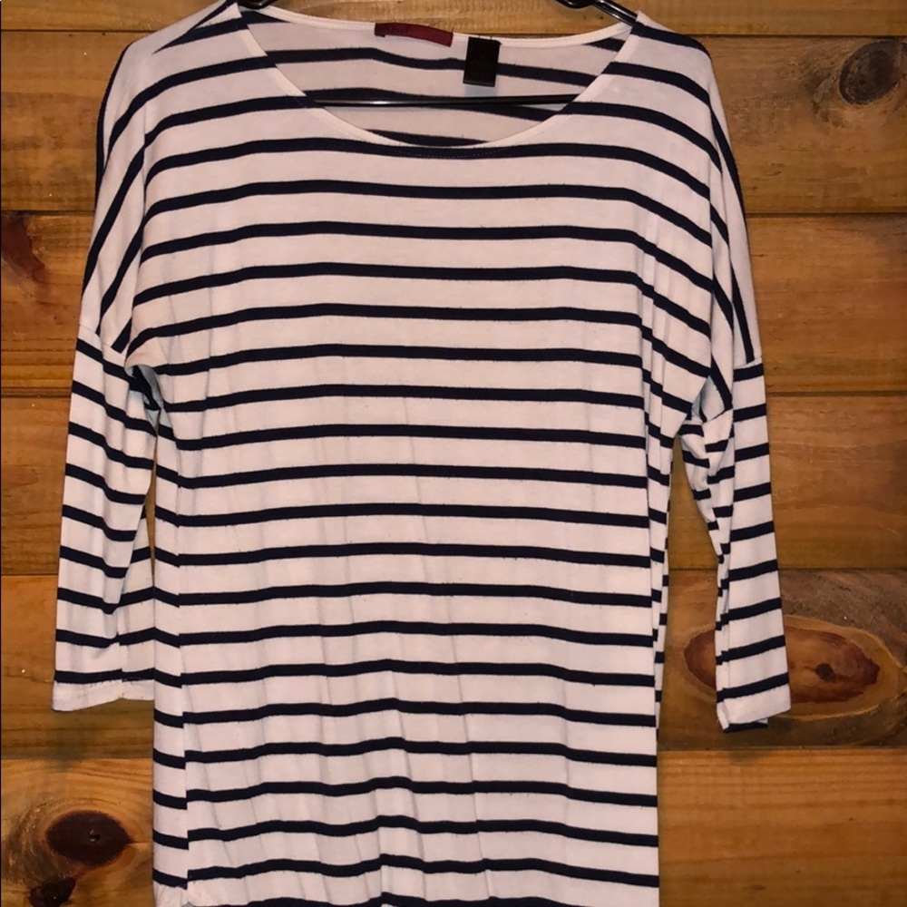 BKE buckle top size small